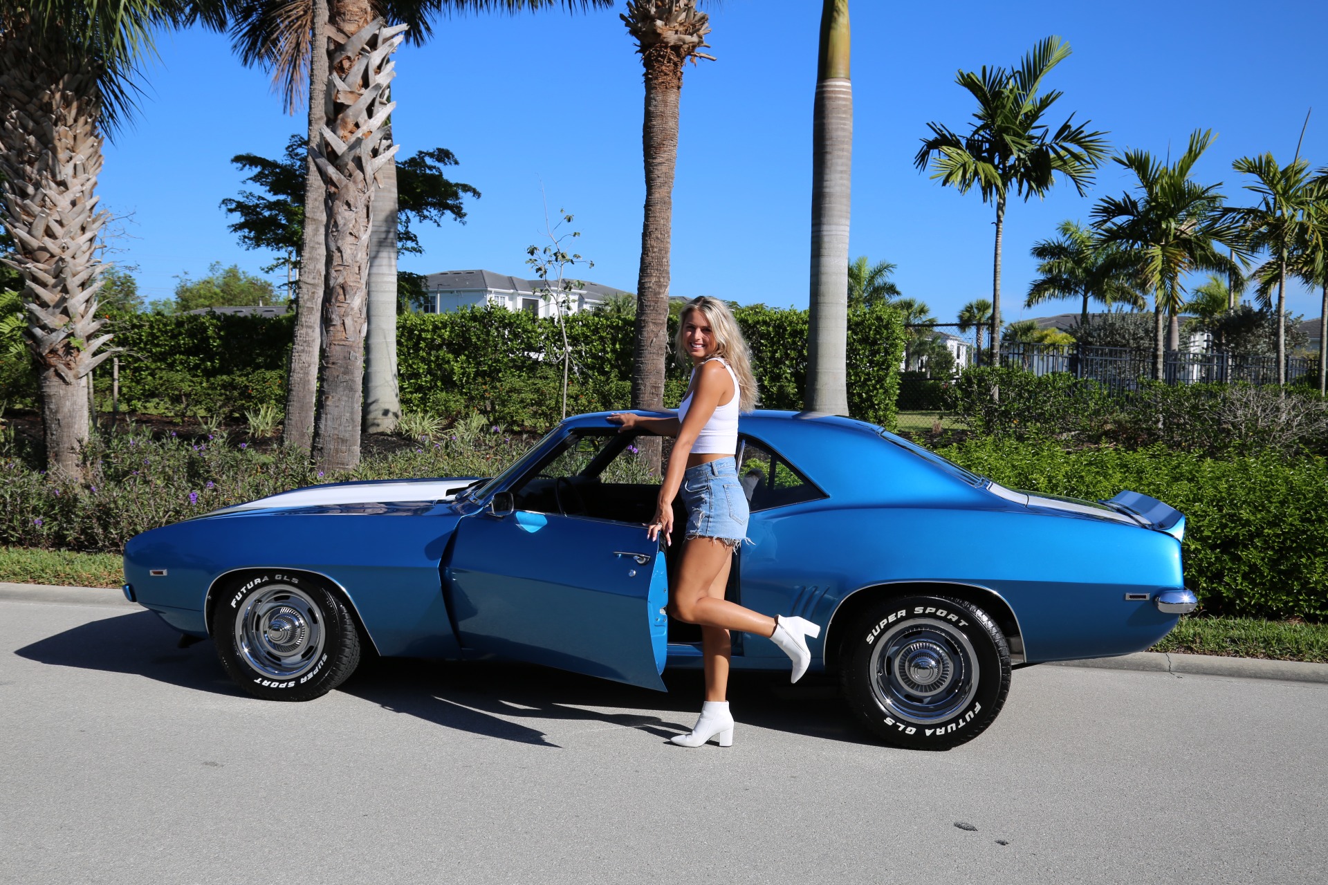 Used 1969 Chevrolet Camaro V8 Auto for sale Sold at Muscle Cars for Sale Inc. in Fort Myers FL 33912 4